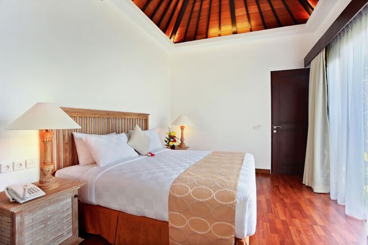 Room 4 of 49