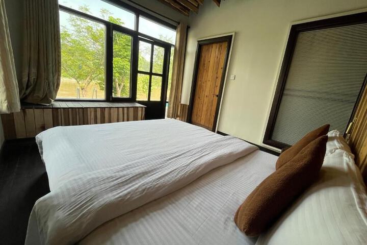 Room 5 of 24