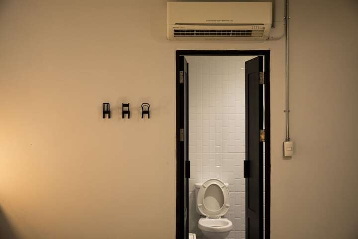 Room 31 of 142
