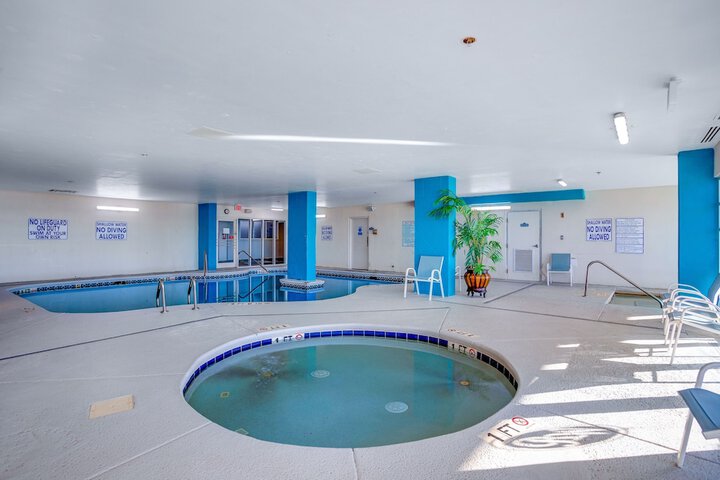 Indoor spa tub