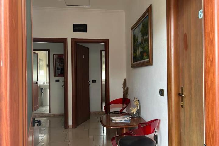 Ballroom/Hall 19 of 21