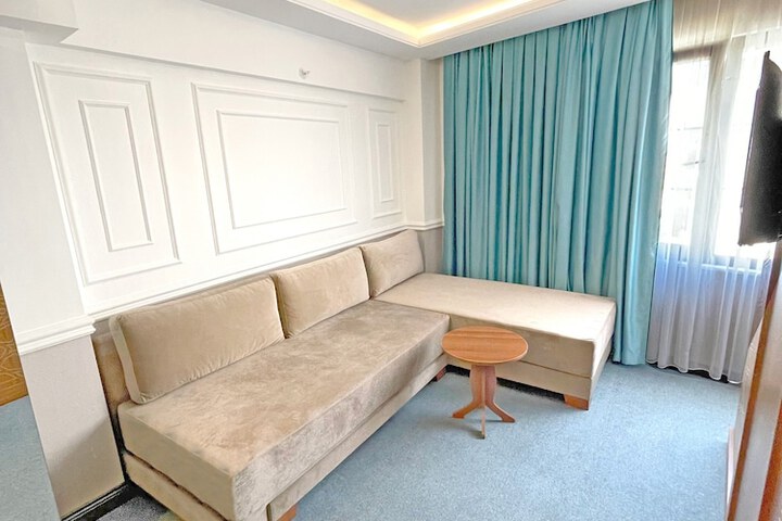 Room 34 of 49