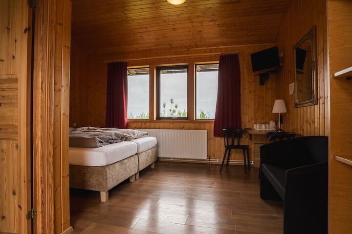 Room 35 of 162