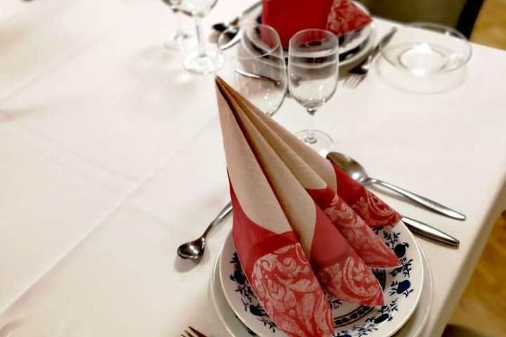 Dining 16 of 34