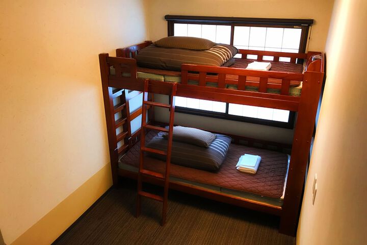 Room 17 of 64