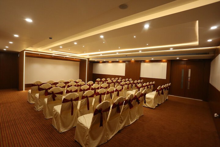 Ballroom/Hall 24 of 35