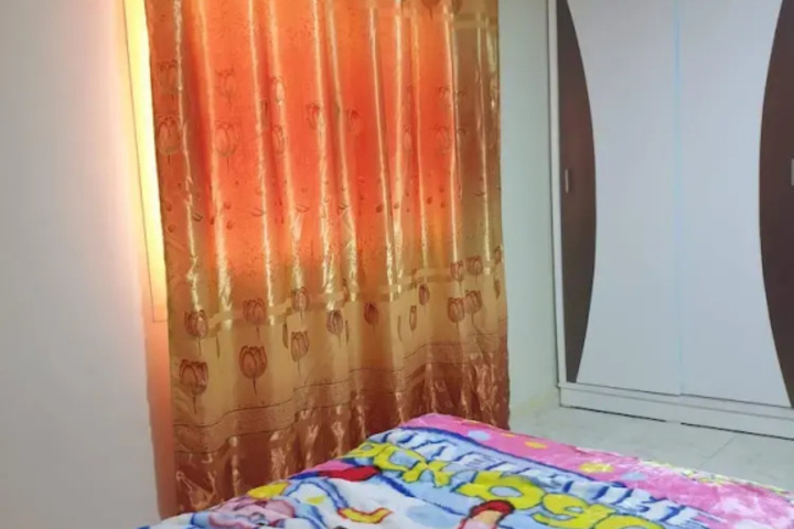 Room 9 of 12