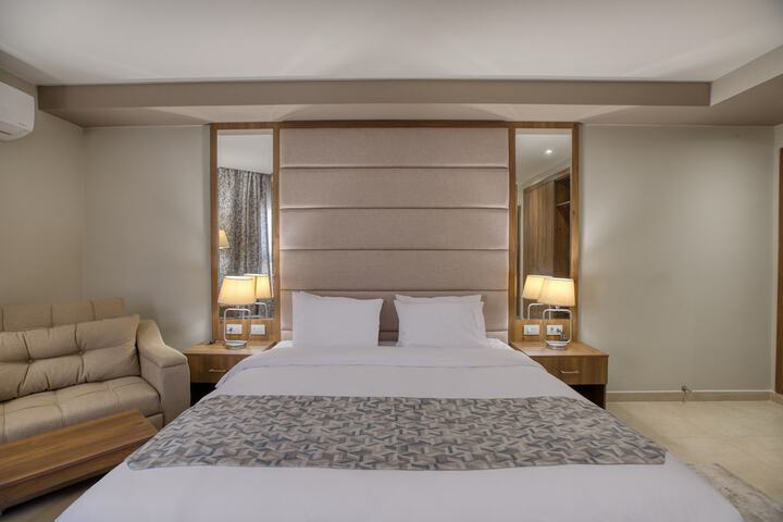 Room 42 of 93