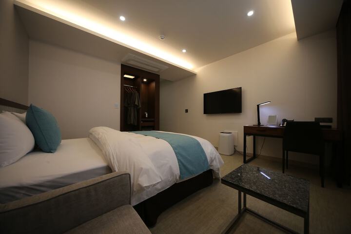 Room 12 of 60
