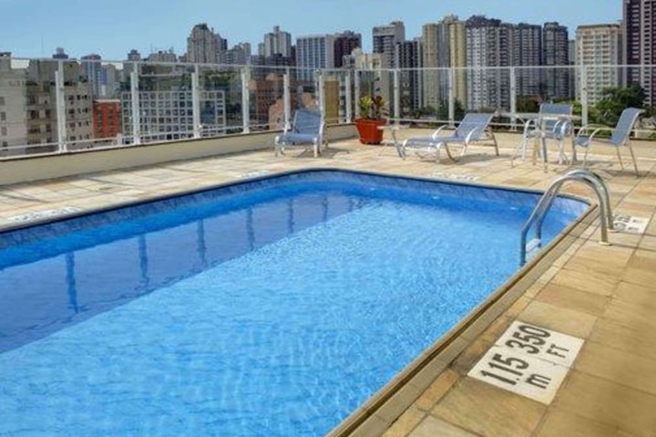 Hotel Pool