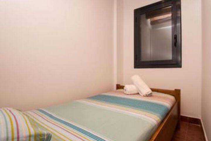 Room 21 of 140