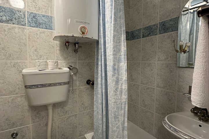 Room 37 of 69