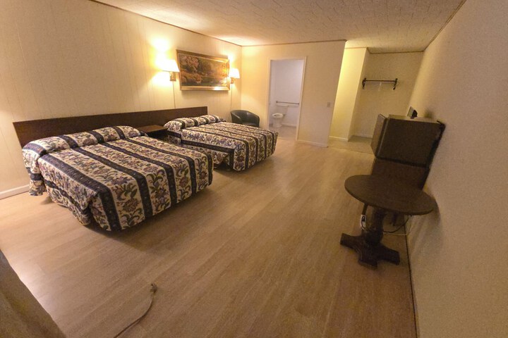 Room 14 of 48