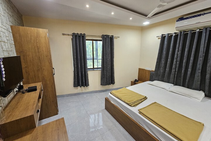 Room 7 of 17