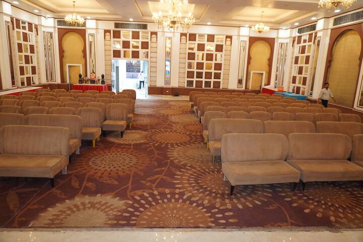 Ballroom/Hall 58 of 77