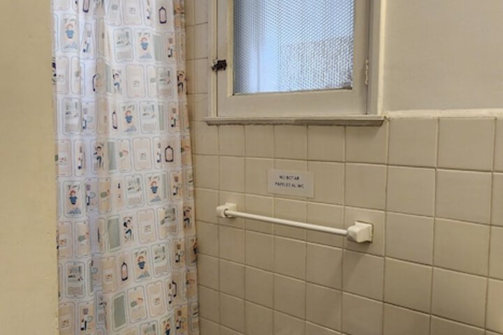 Room 28 of 73
