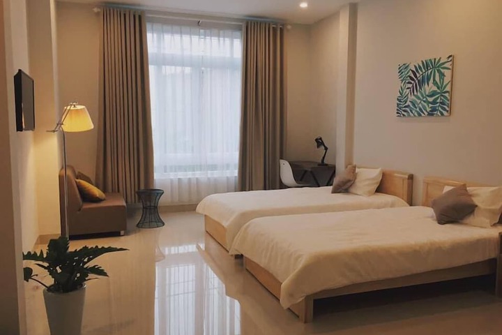 Room 11 of 35