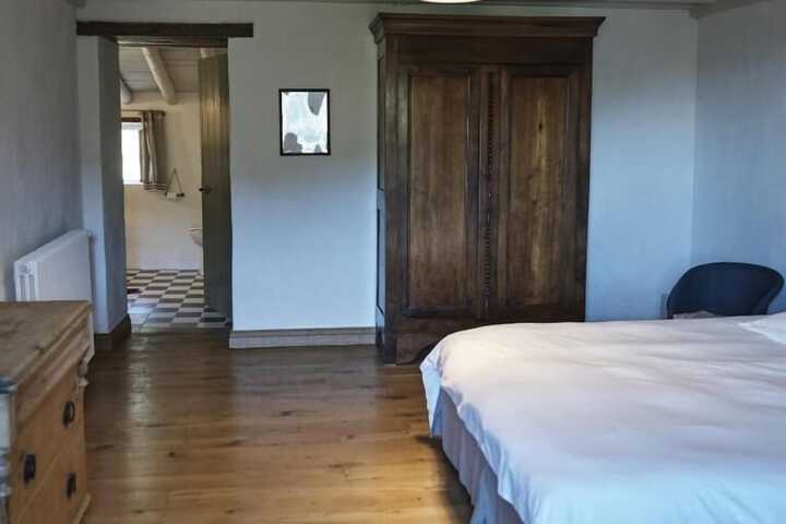 Room 14 of 28