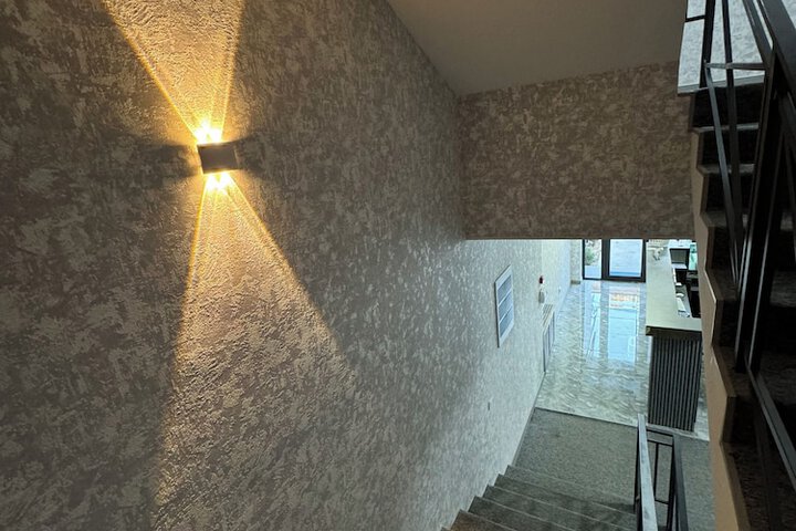 Room 13 of 19