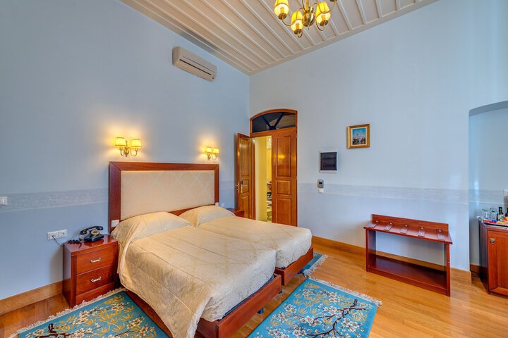 Room 20 of 92