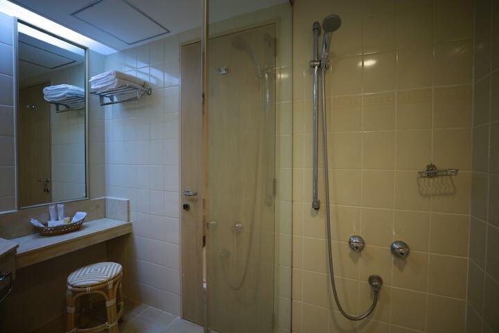 Room 20 of 80
