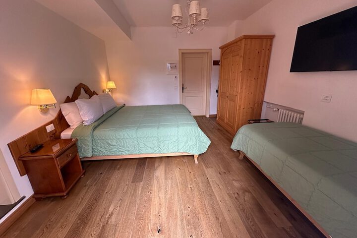 Room 48 of 106