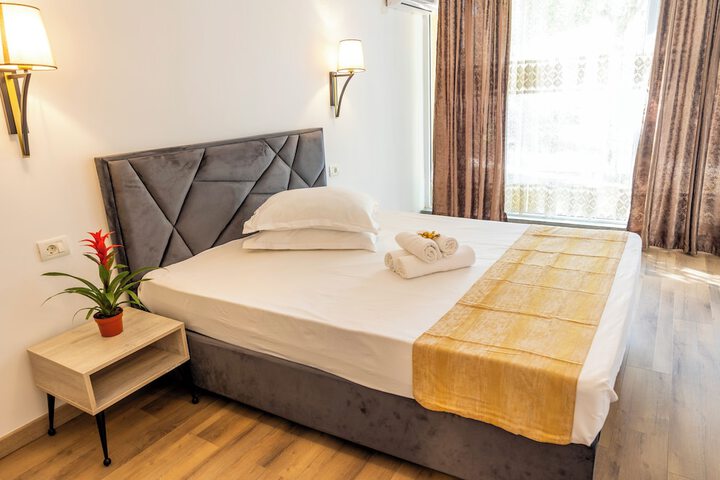 Room 2 of 15