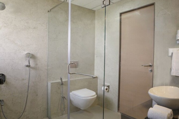 Room 15 of 32