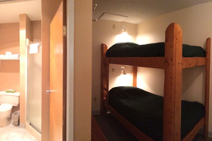 Room 8 of 98