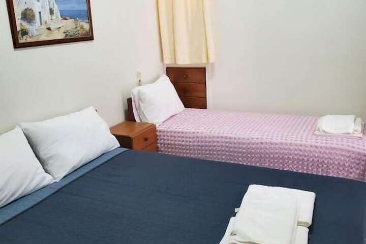 Room 6 of 27