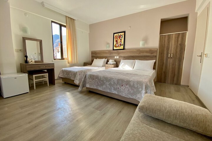 Room 7 of 49