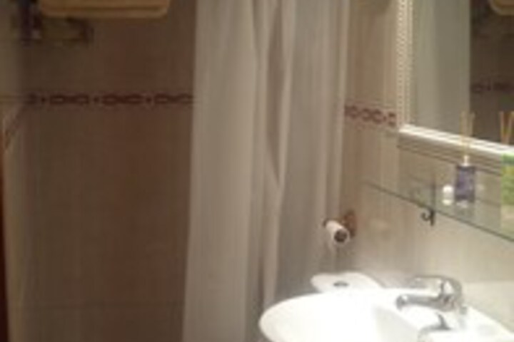 Room 2 of 19