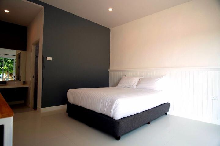Room 6 of 26