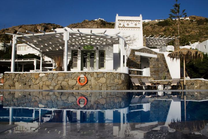 Hotel with Pool