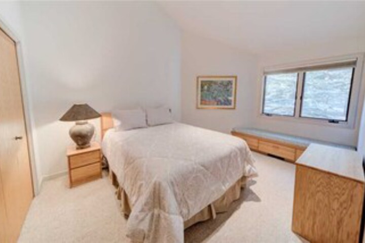 Room 12 of 14