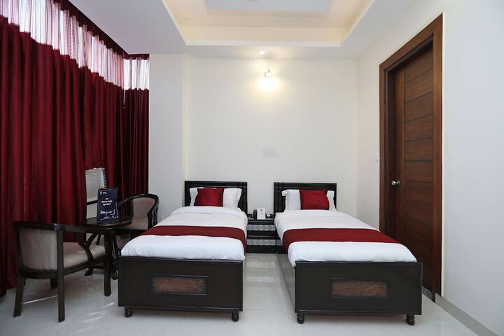 Room 4 of 19