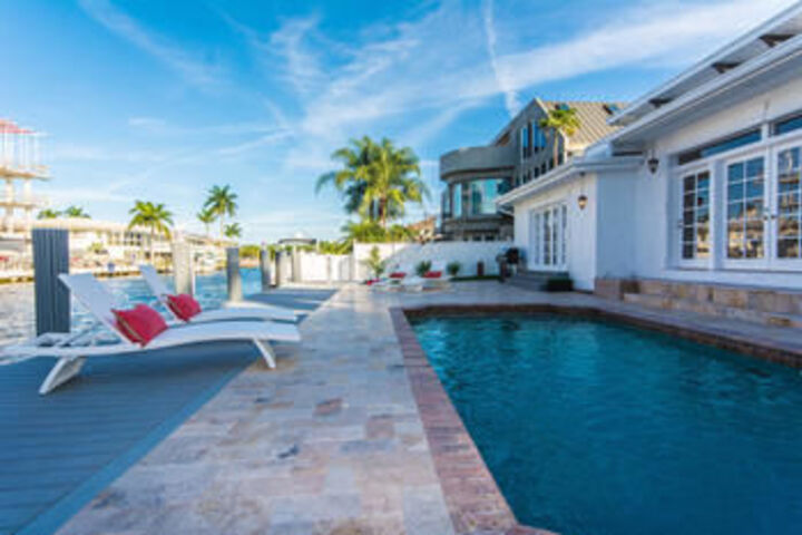Pool 375 of 524
