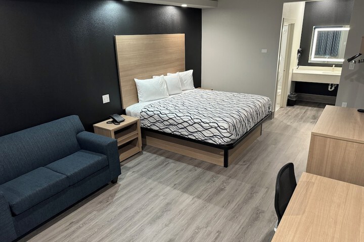 Room 5 of 15