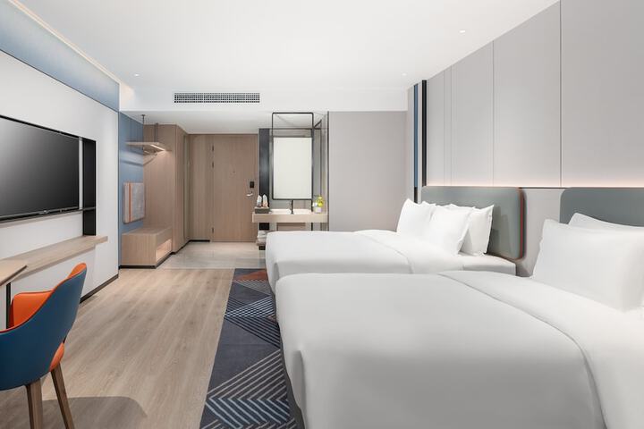 Room 4 of 53