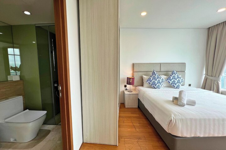 Room 13 of 20