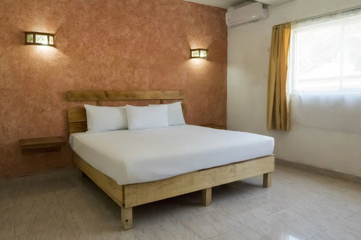 Room 4 of 14