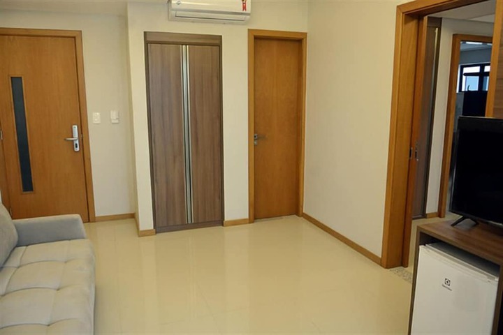 Room 17 of 38
