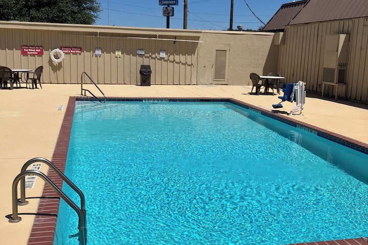 Pool 18 of 20