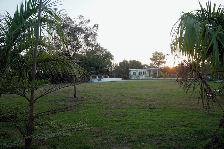 Property Grounds 33 of 41