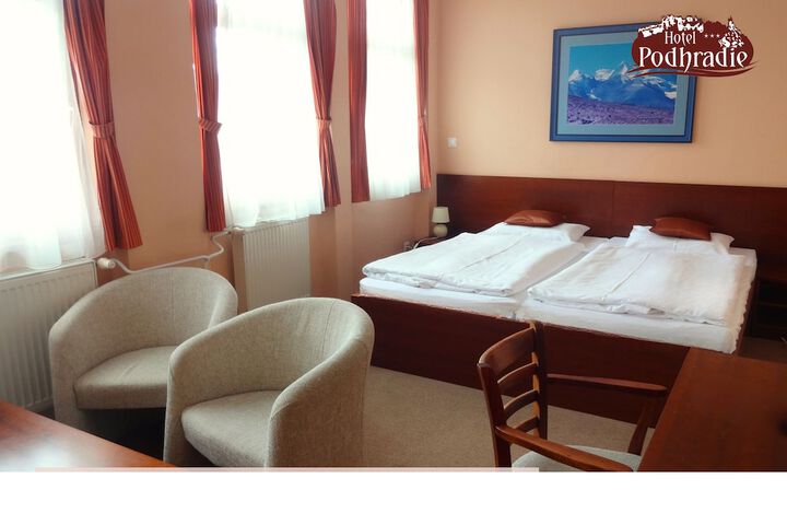 Room 16 of 90