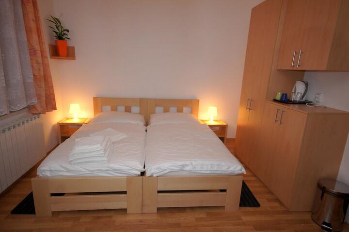 Room 5 of 38