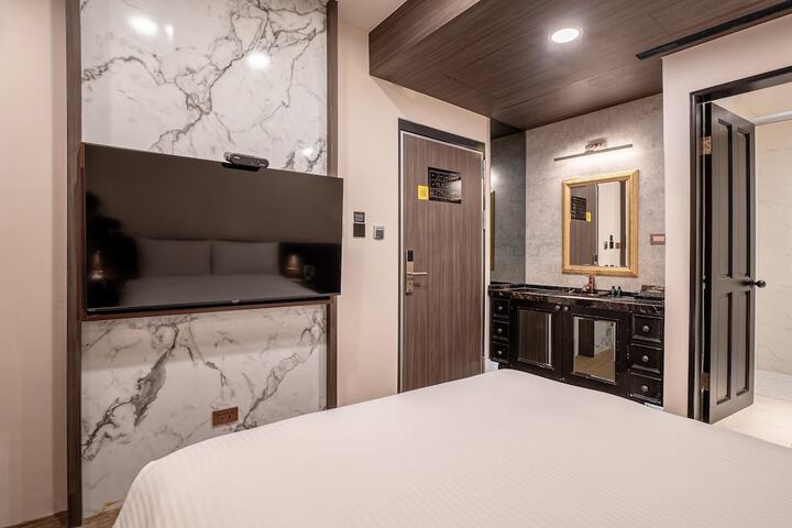 Room 12 of 88