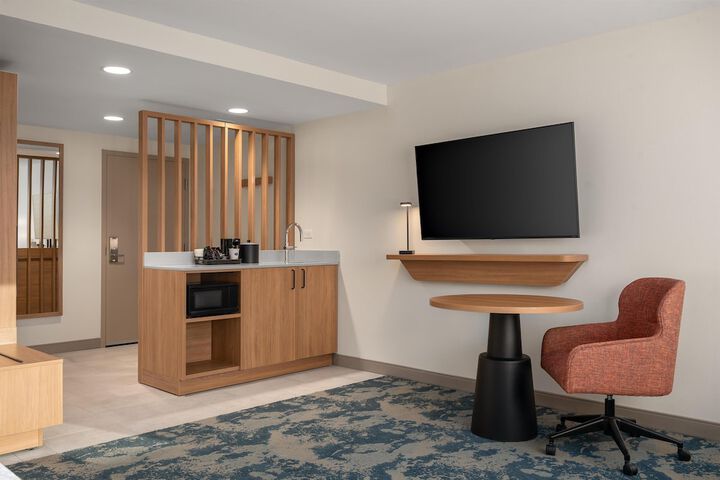 Room 9 of 37