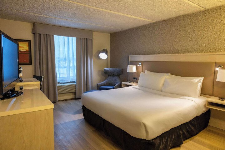 Room 15 of 48