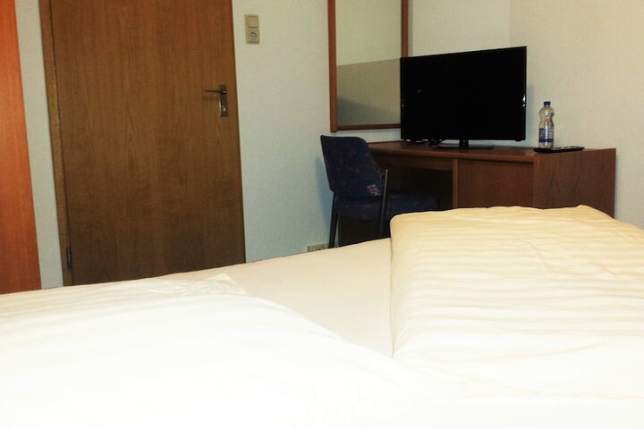 Room 9 of 46